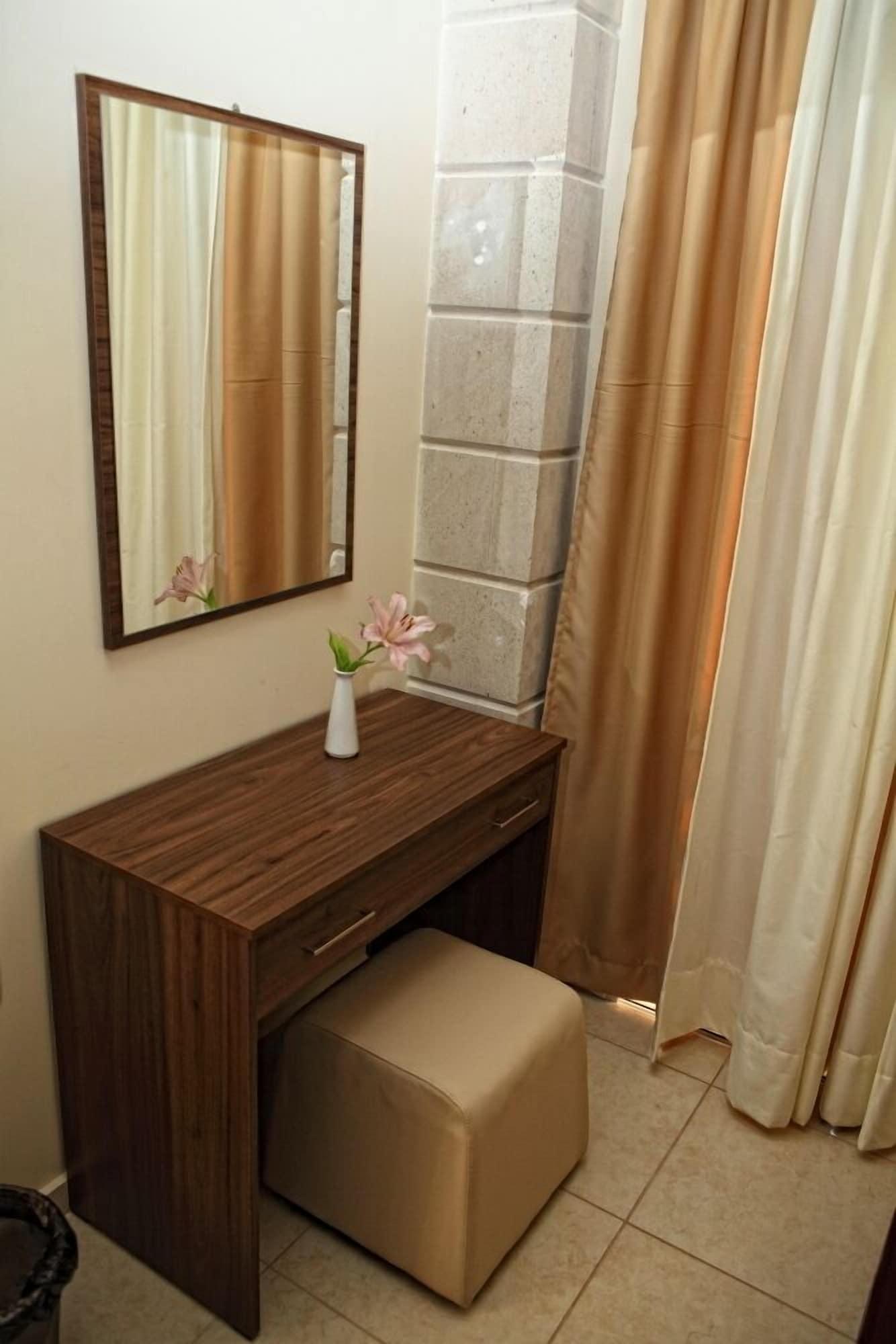 Niriides Beach Hotel Ретимно Стая снимка