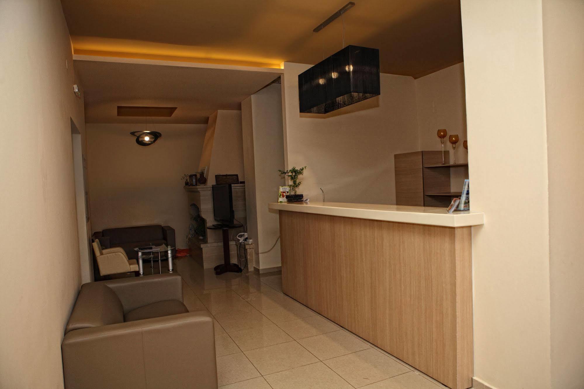 Niriides Beach Hotel Ретимно Екстериор снимка