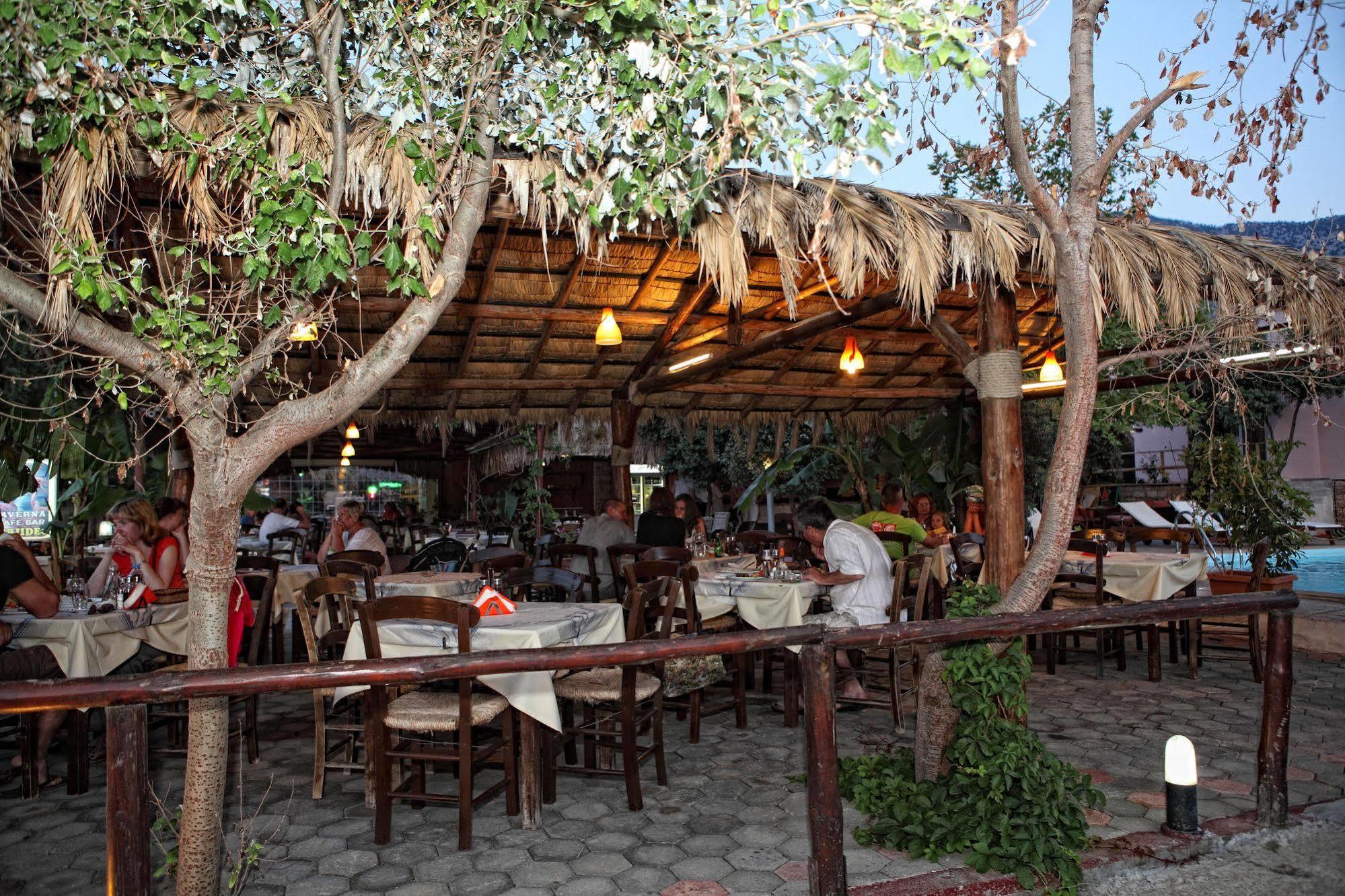 Niriides Beach Hotel Ретимно Екстериор снимка