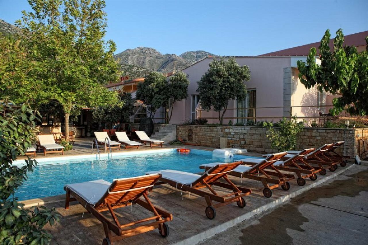 Niriides Beach Hotel Ретимно Екстериор снимка
