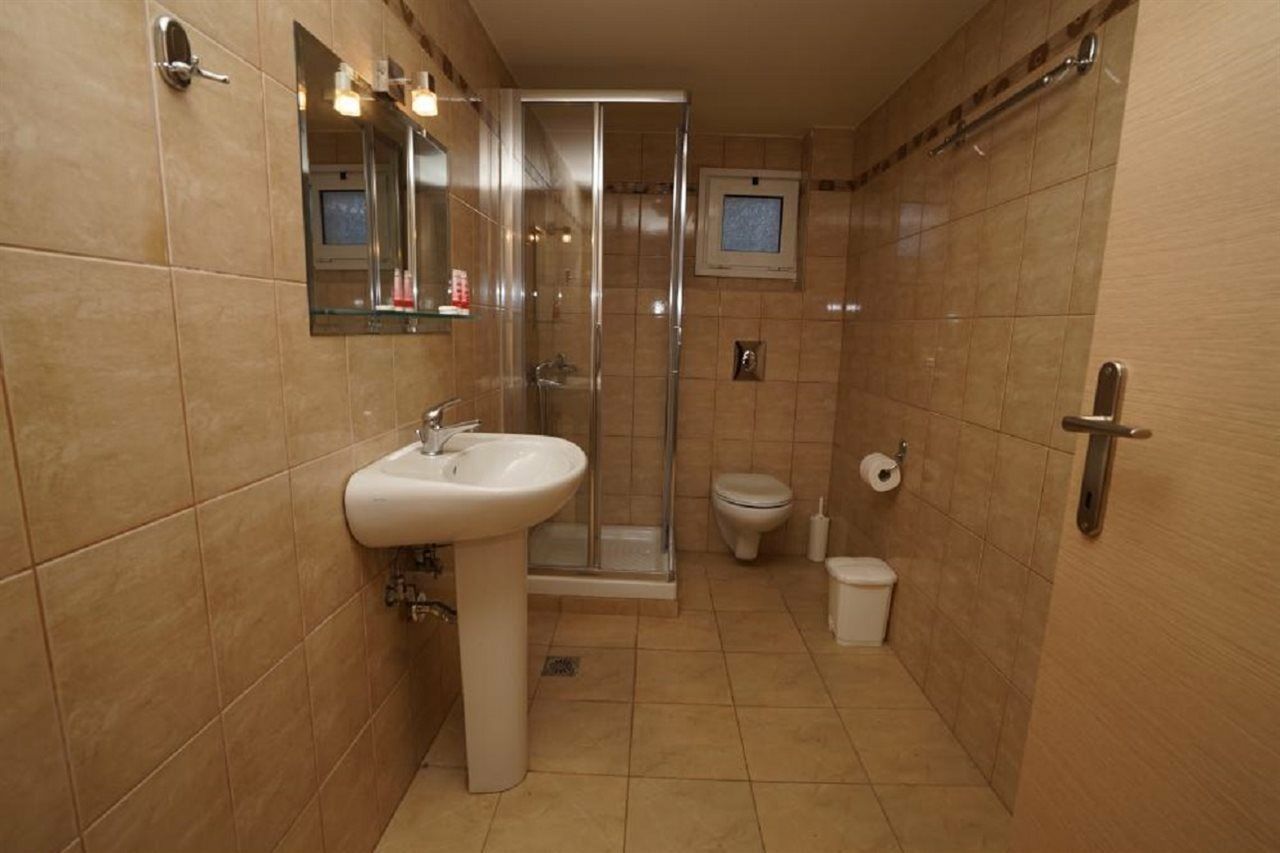 Niriides Beach Hotel Ретимно Екстериор снимка