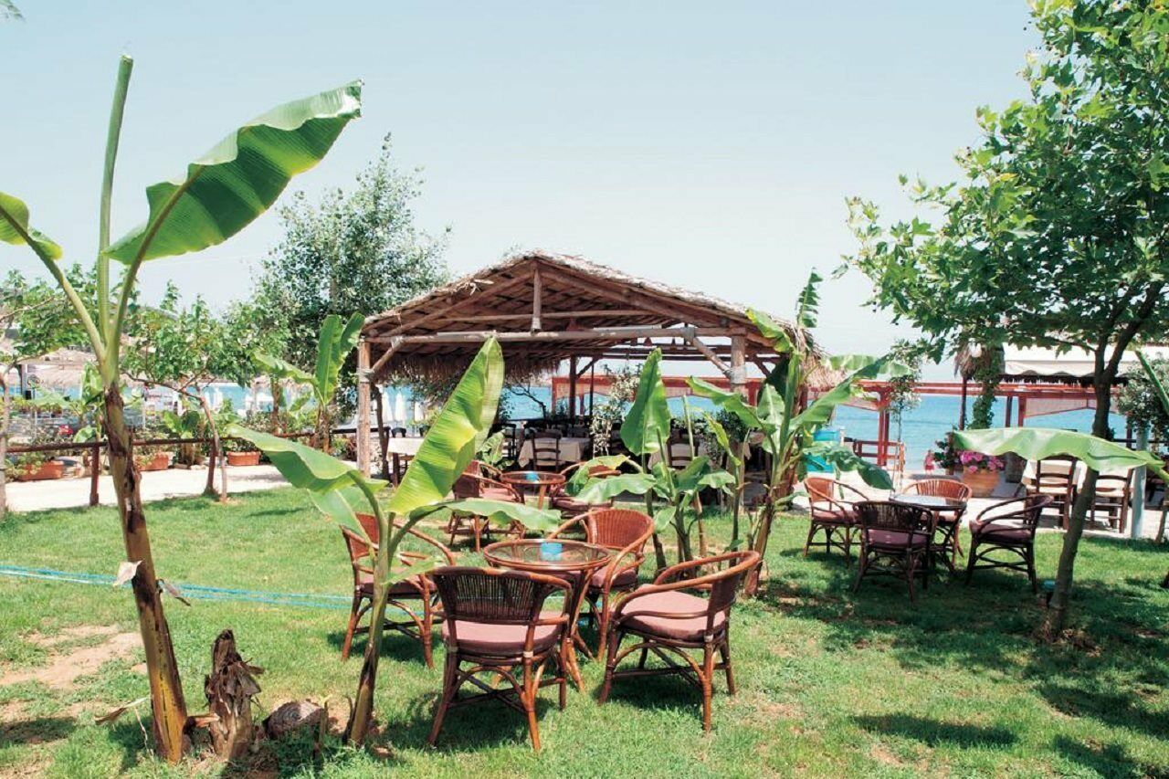 Niriides Beach Hotel Ретимно Екстериор снимка